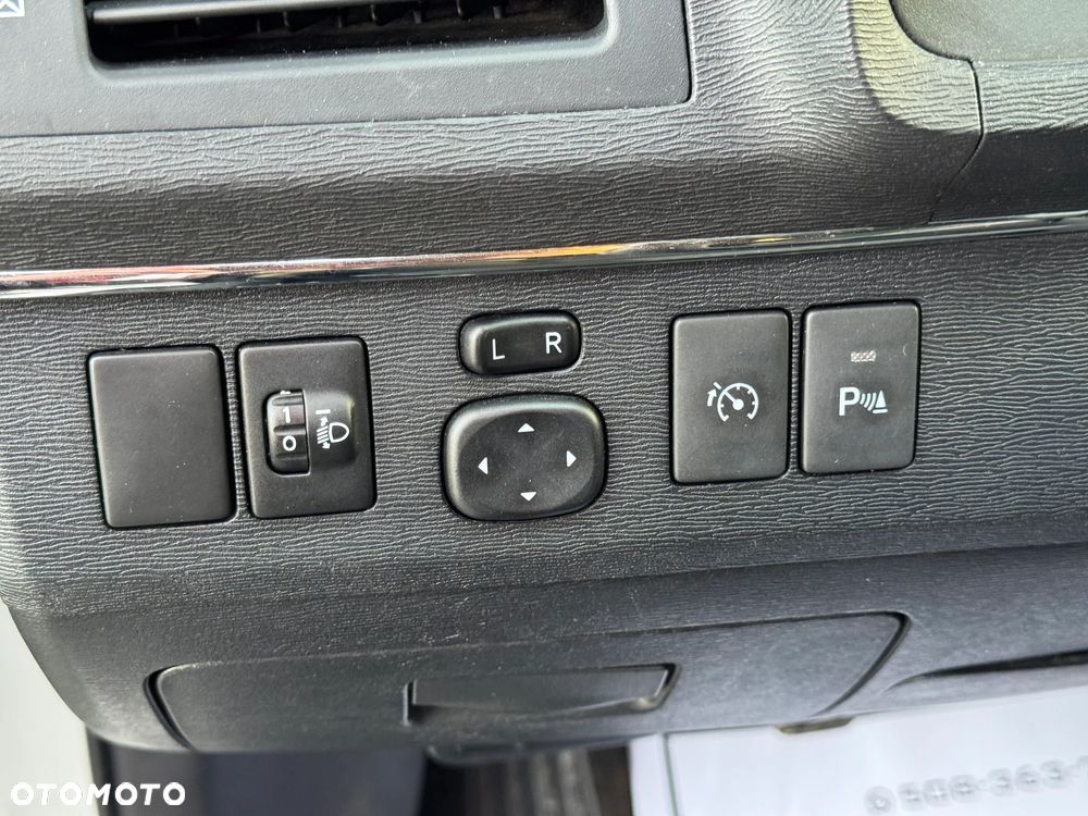 Toyota Avensis 1.8 Sol plus NAVI - 4