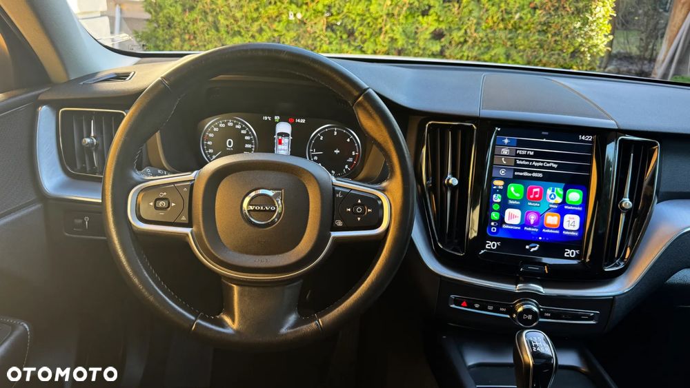 Volvo XC 60 D4 Momentum Pro - 22