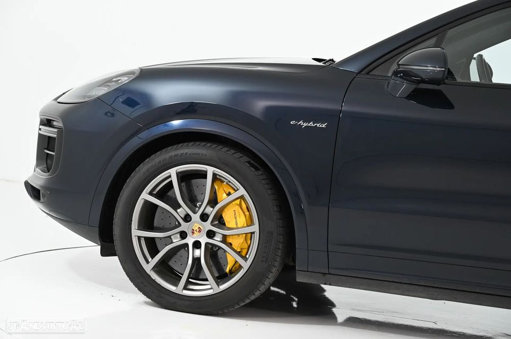 Porsche Cayenne Coupé Turbo S E-Hybrid - 13