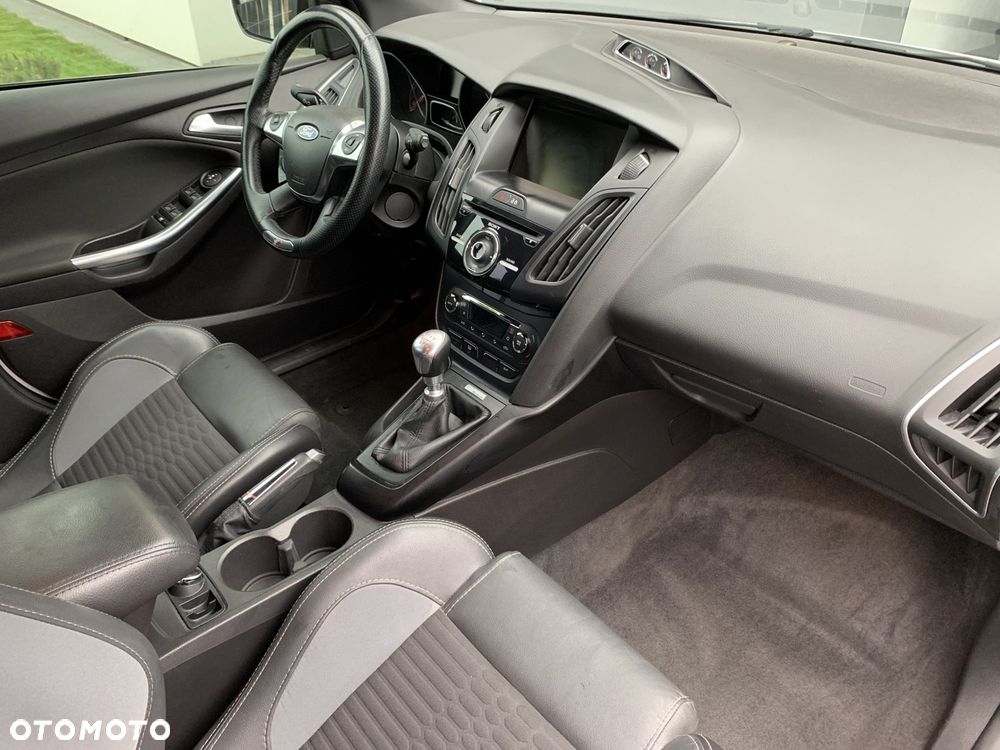 Ford Focus 2.0 EcoBoost ST - 8