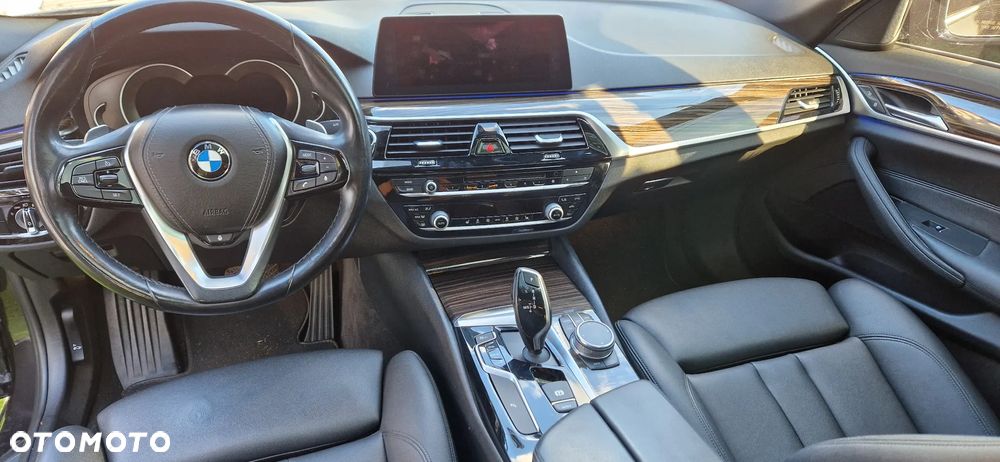 BMW Seria 5 530i xDrive - 13