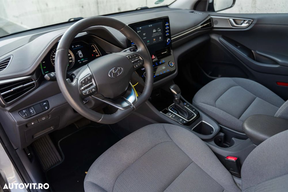Hyundai IONIQ 1.6 GDI Premium - 6