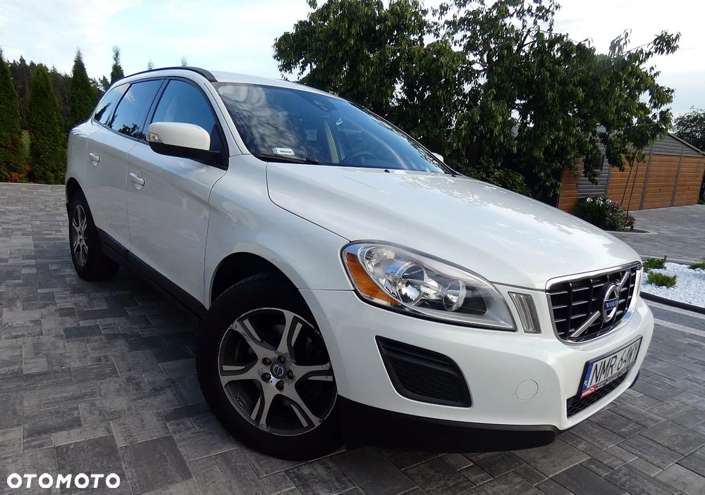 Volvo XC 60 2.4D AWD Momentum - 12