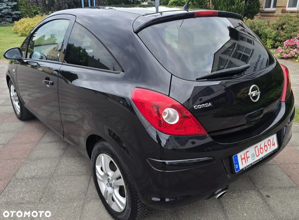 Opel Corsa 1.4 16V Satellite - 11