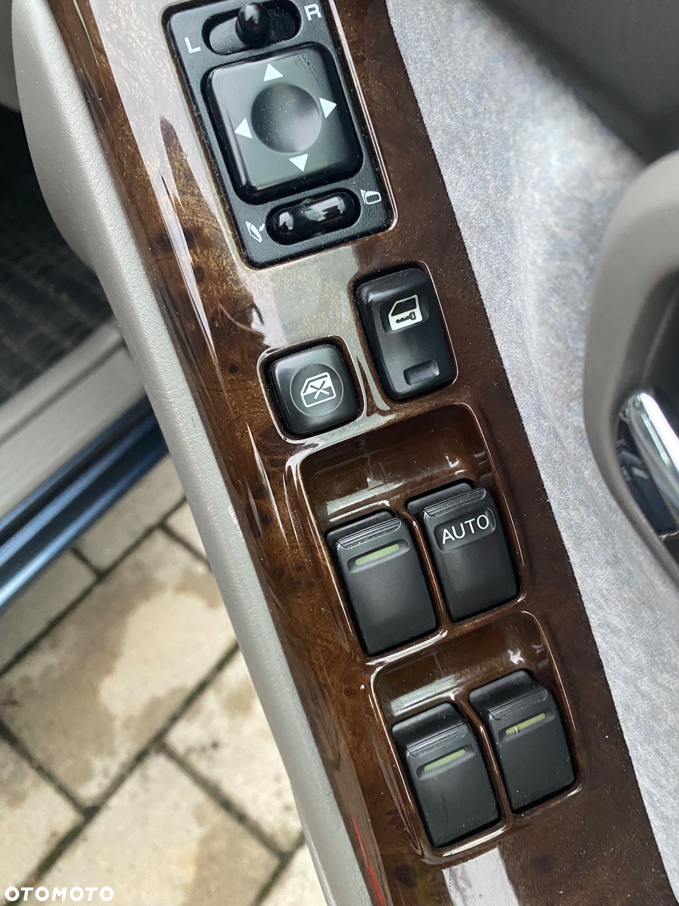 Nissan Laurel - 23