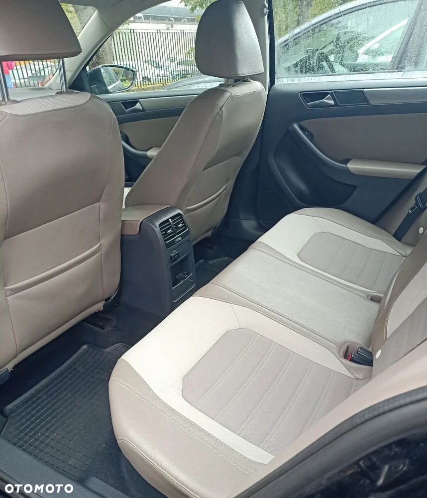 Volkswagen Jetta 2011 photo 4