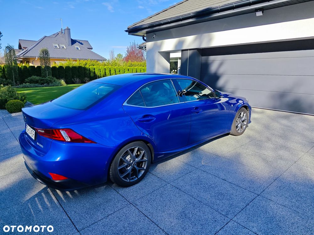Lexus IS 300h F Sport - 5