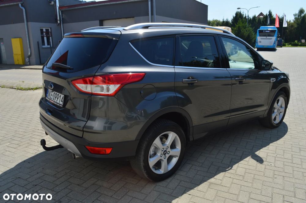 Ford Kuga 2.0 TDCi 2x4 Titanium - 9