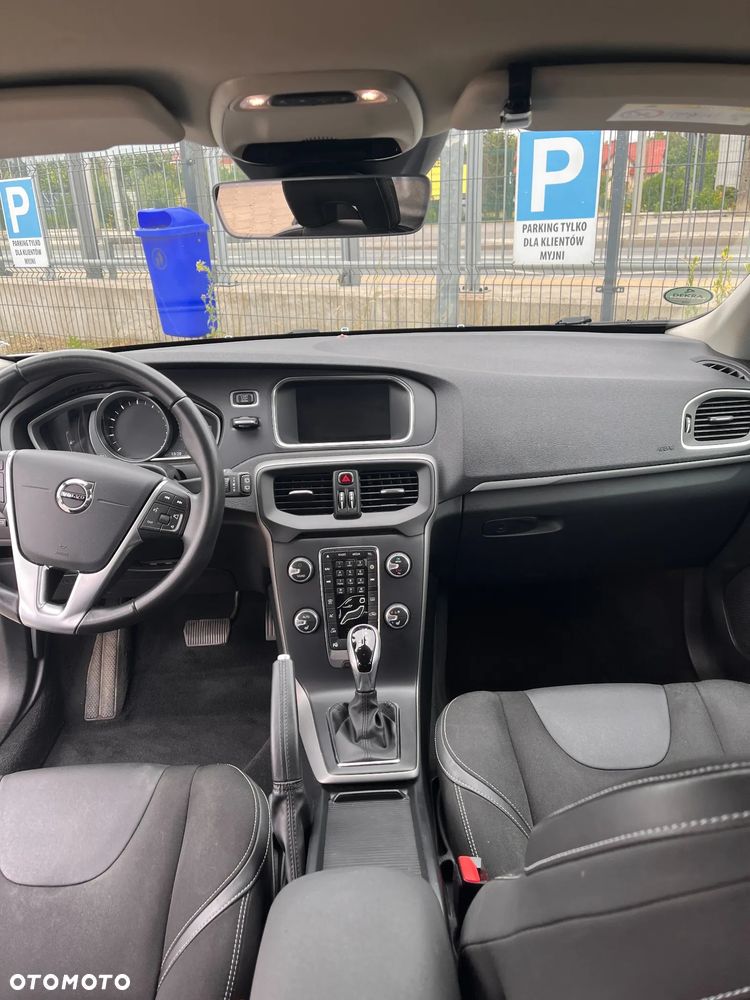 Volvo V40 T3 Drive-E Momentum - 10