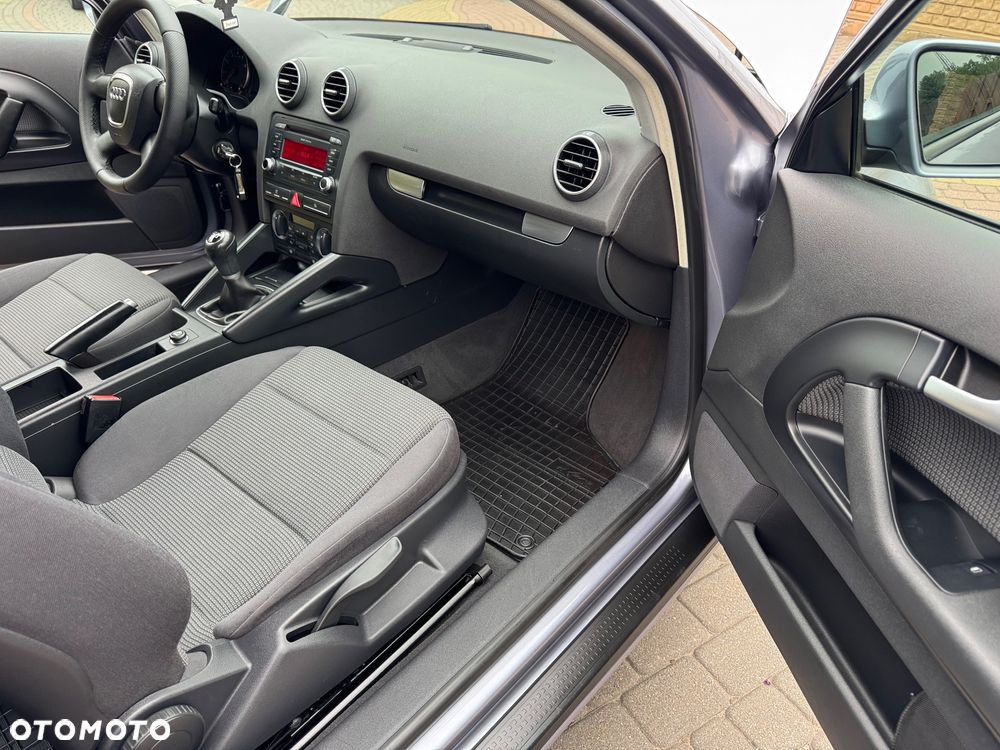 Audi A3 3-drzwiowe 1.6 Ambiente - 14