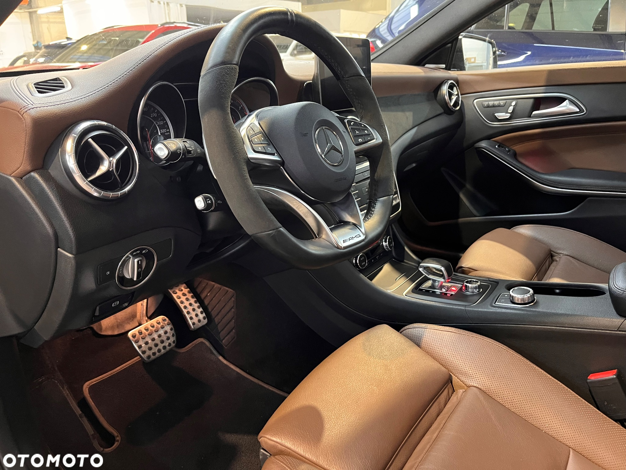 Mercedes-Benz CLA AMG 45 4Matic Shooting Brake 7G-DCT - 11