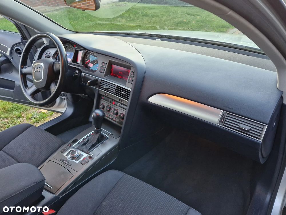 Audi A6 Avant 2.4 multitronic - 24