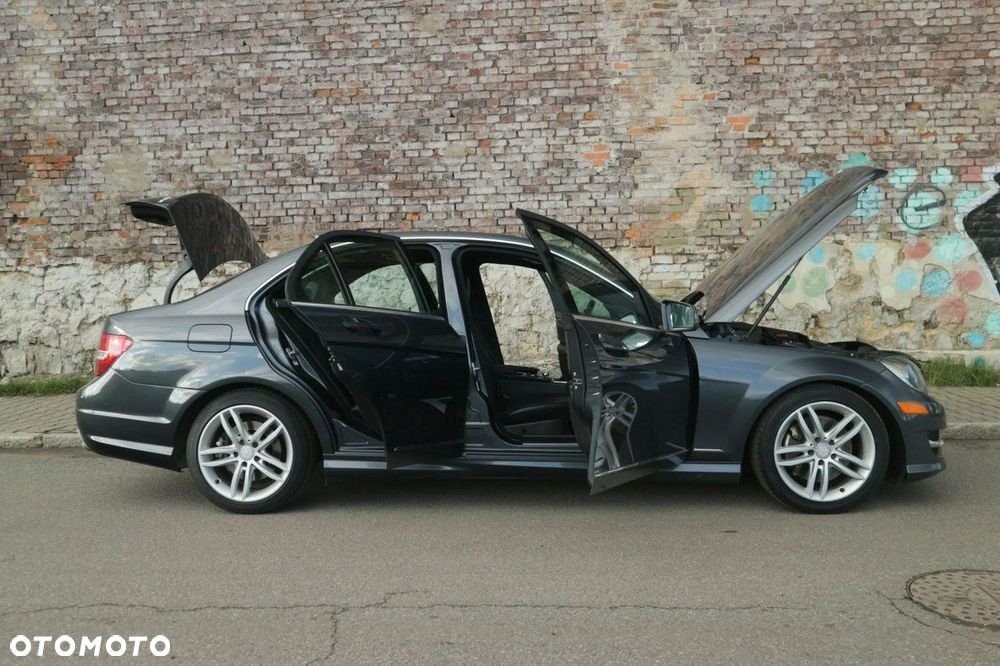 Mercedes-Benz Klasa C 350 BlueEff 4-Matic Avantgarde - 24