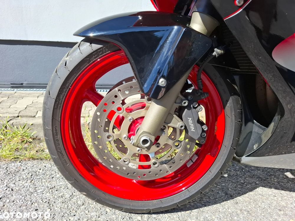 Honda CBR - 27