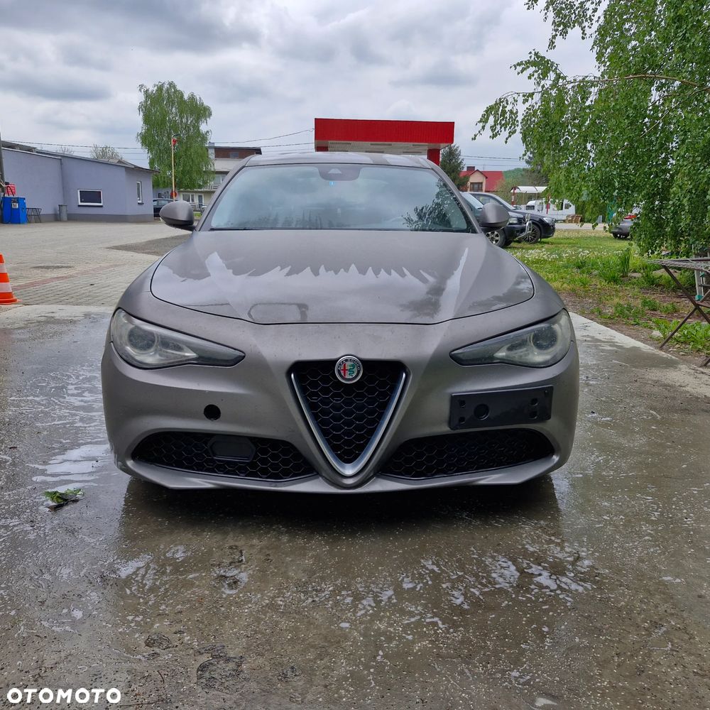 Alfa Romeo Giulia 2.2 - 3