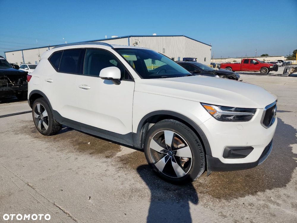 Volvo XC 40 - 4