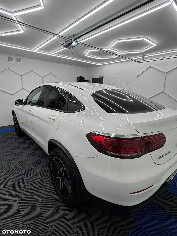 Mercedes-Benz GLC 300 4Matic 9G-TRONIC AMG Line Plus - 10