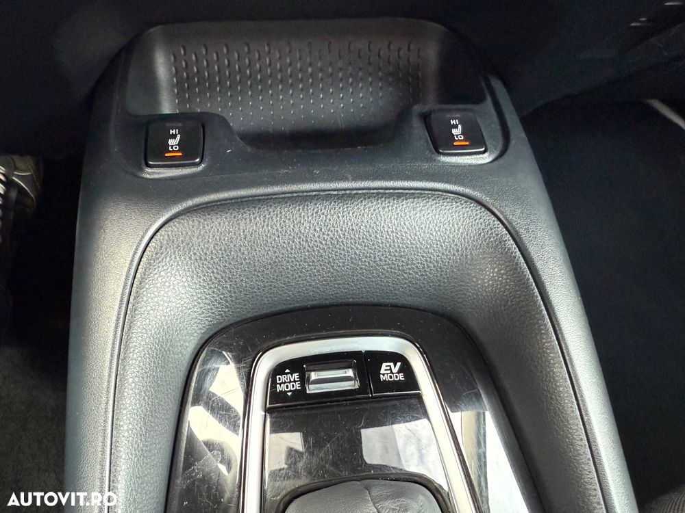 Toyota Corolla 1.8 HSD Dynamic - 31