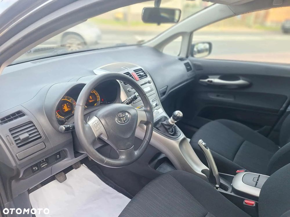 Toyota Auris 1.6 2010 - 12