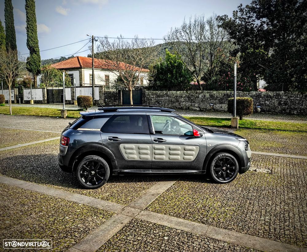 Citroën C4 Cactus 1.6 BlueHDi Shine Ed.Midnight - 29