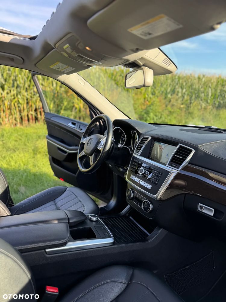 Mercedes-Benz GL 450 4Matic 7G-TRONIC Grand Edition - 24