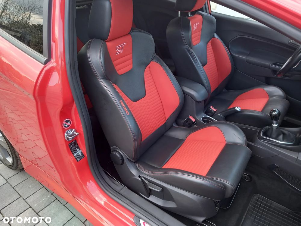 Ford Fiesta 1.6 EcoBoost ST - 23