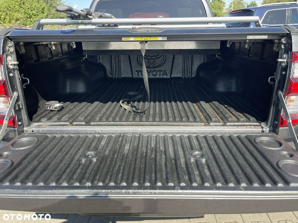 Toyota Hilux 4x4 Double Cab Autm Invincible - 9