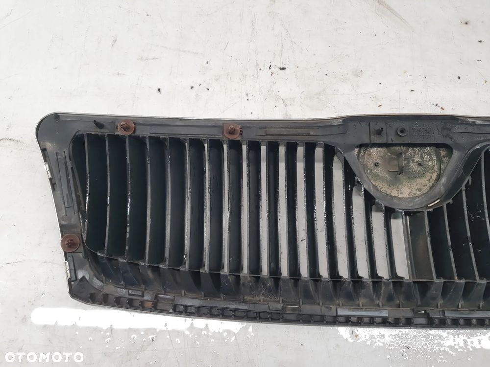 Skoda Octavia 2 Sedan GRILL ATRAPA CHROM 1Z0853668 - 5