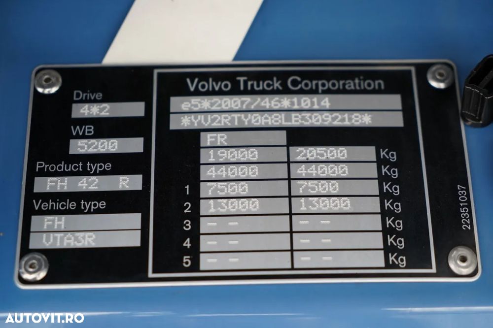 Volvo FH 460 / CORTINA - 7,3 M / SOLO / CLIMATIZARE DE STAȚIONARE / I-SHIFT / PODEA REZISTENTĂ (HEAVY-DUTY) / - 38
