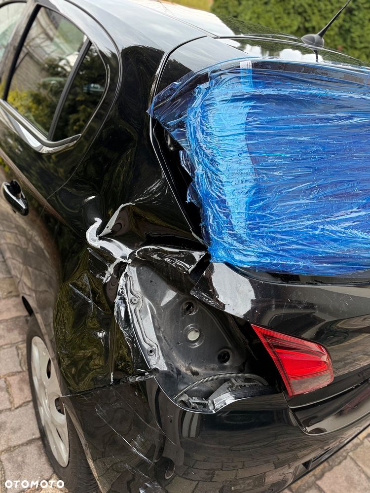 Opel Corsa 1.4 16V Cosmo - 17