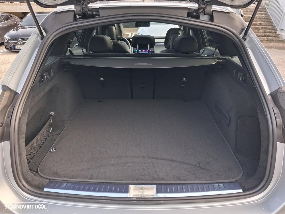 Mercedes-Benz E 220 d AMG Line - 13