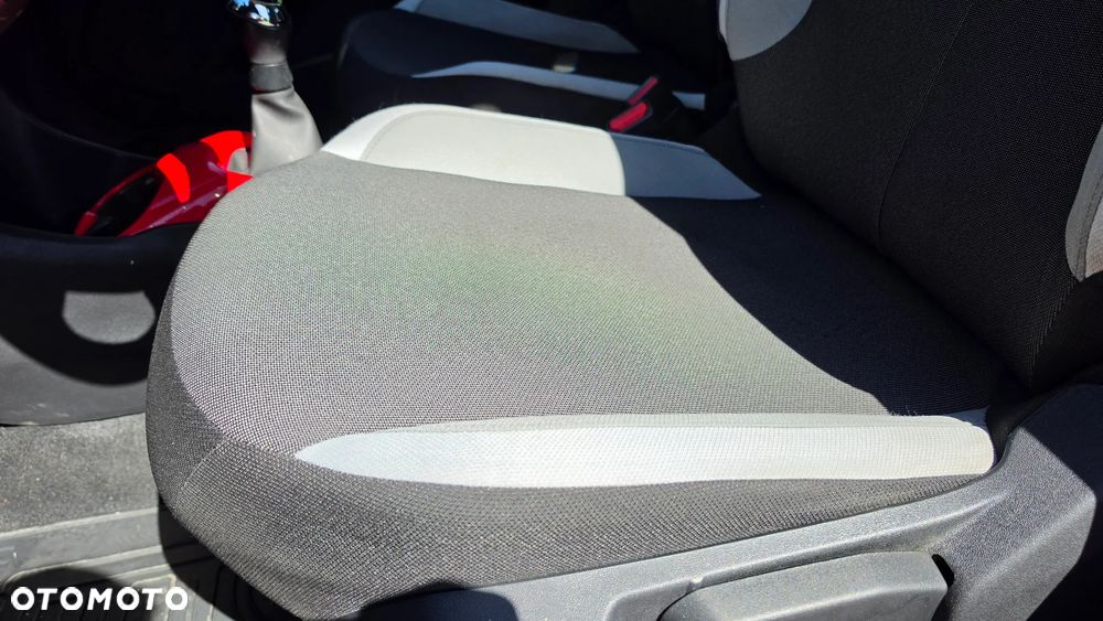 Toyota Aygo x-play touch - 17