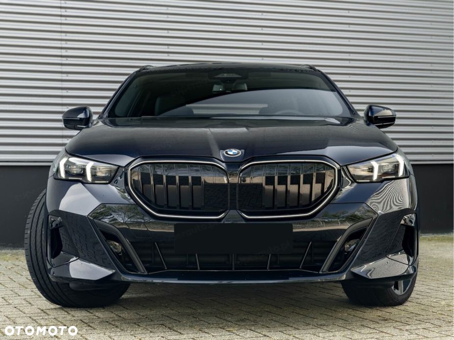 BMW Seria 5 540d xDrive mHEV M Sport - 6