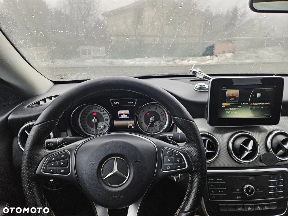 Mercedes-Benz CLA 180 7G-DCT - 6