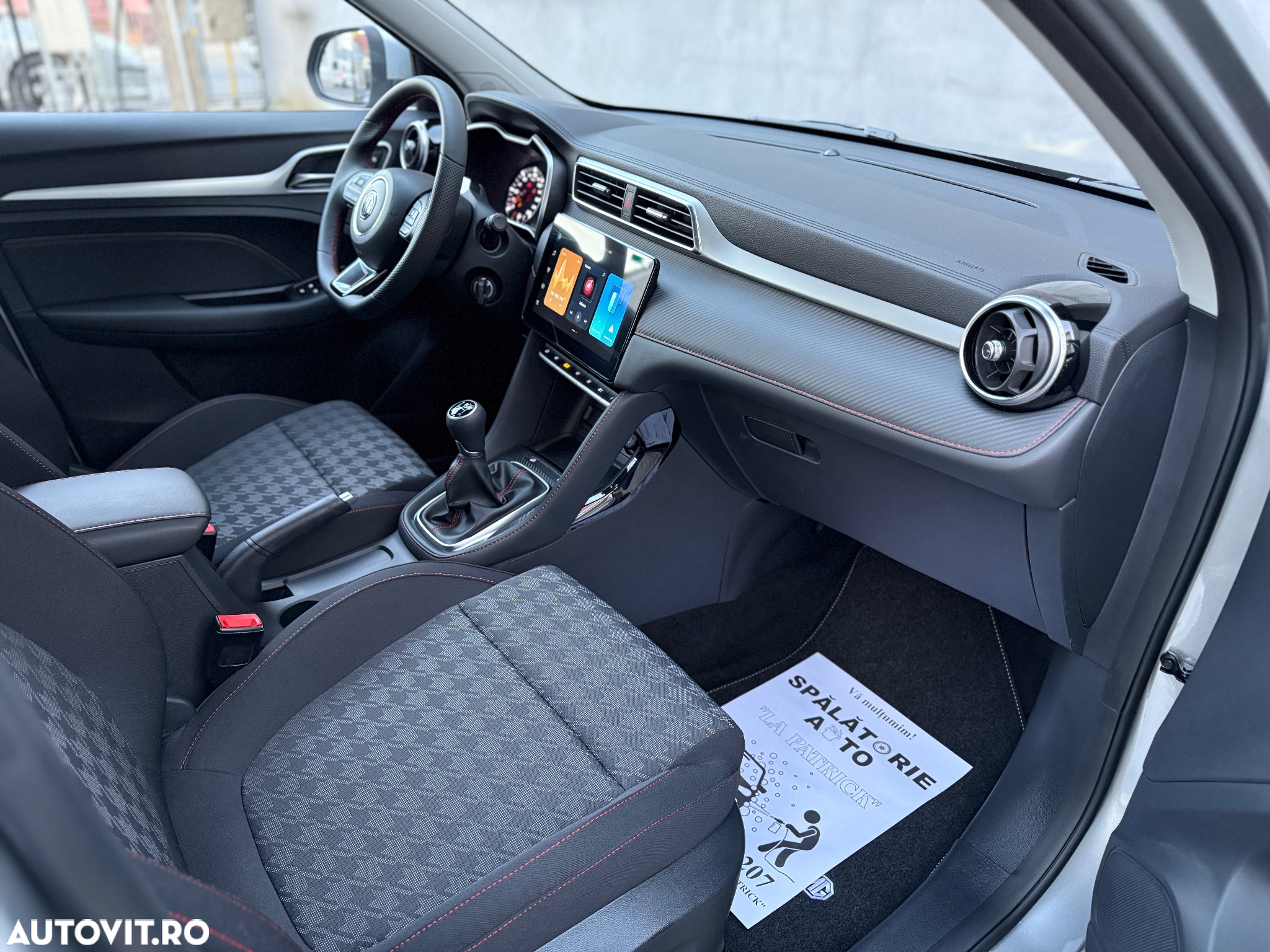 MG ZS 1.5 GSL 5MT Exclusive - 17