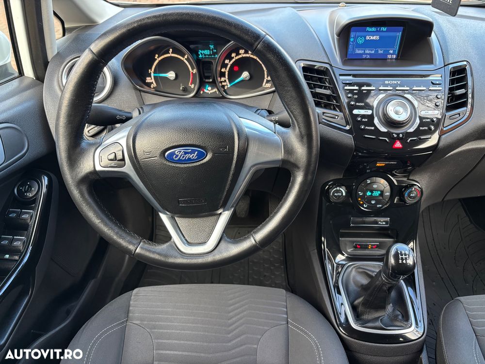Ford Fiesta 1.6 TDCi DPF Titanium - 6