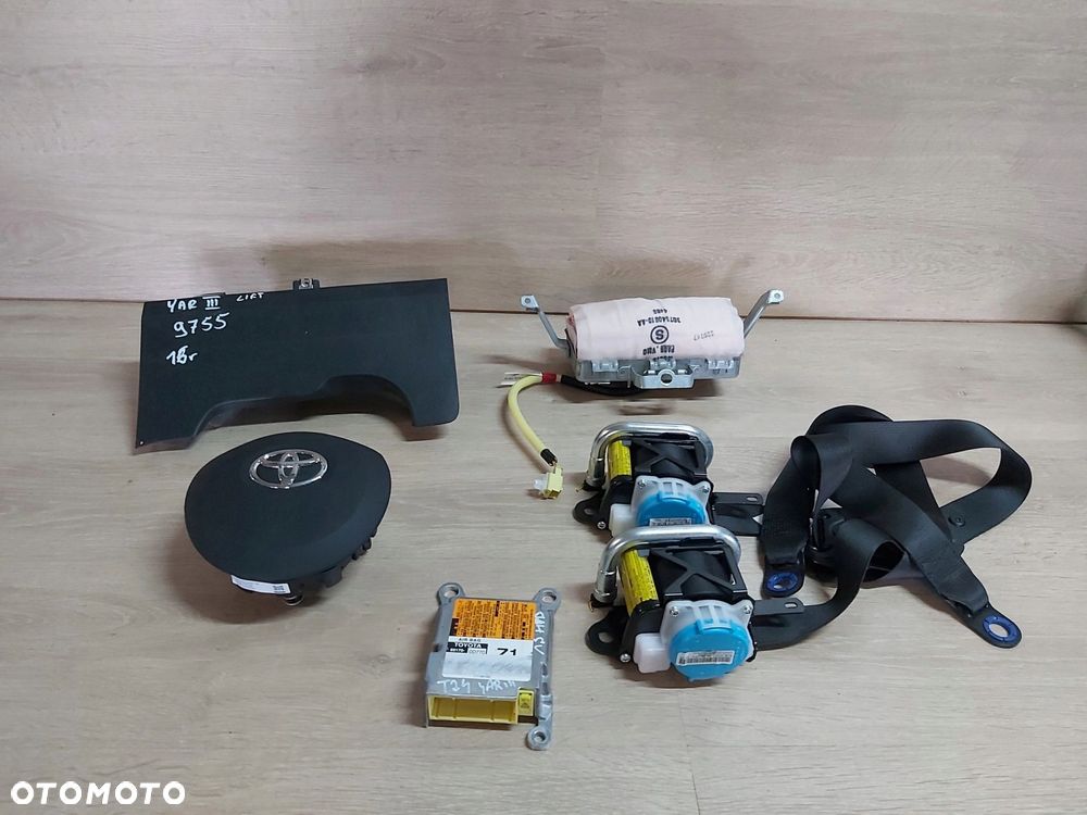 Toyota Yaris III Lift PODUSZKA AIR BAG kierowcy deska pas przód 2016r - 1