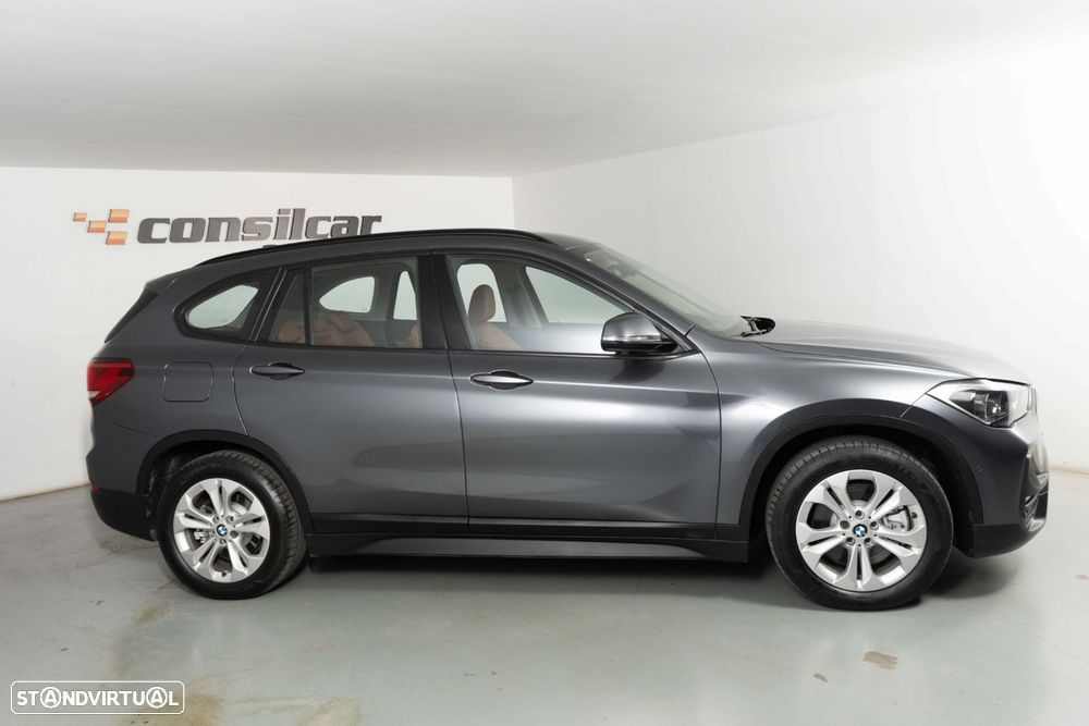 BMW X1 25 e xDrive Corporate Edition - 8
