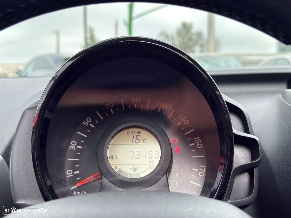 Peugeot 108 1.0 VTI S&S Top! Allure - 21