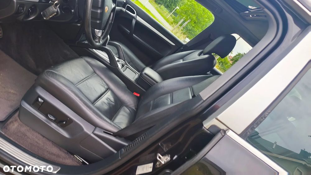 Porsche Cayenne - 6