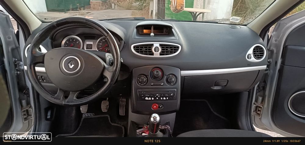 Renault Clio 1.2 16V Confort - 7