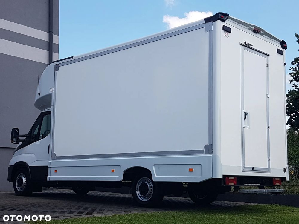 Iveco DAILY KONTENER NISKOPODŁOGOWY 4,43x2,23x2,42 SKLEP FOODTRUCK BAR KLIMA KONIOWÓZ KAMPER - 28