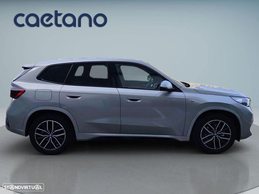 BMW iX1 eDrive20 Pack Desportivo M - 9