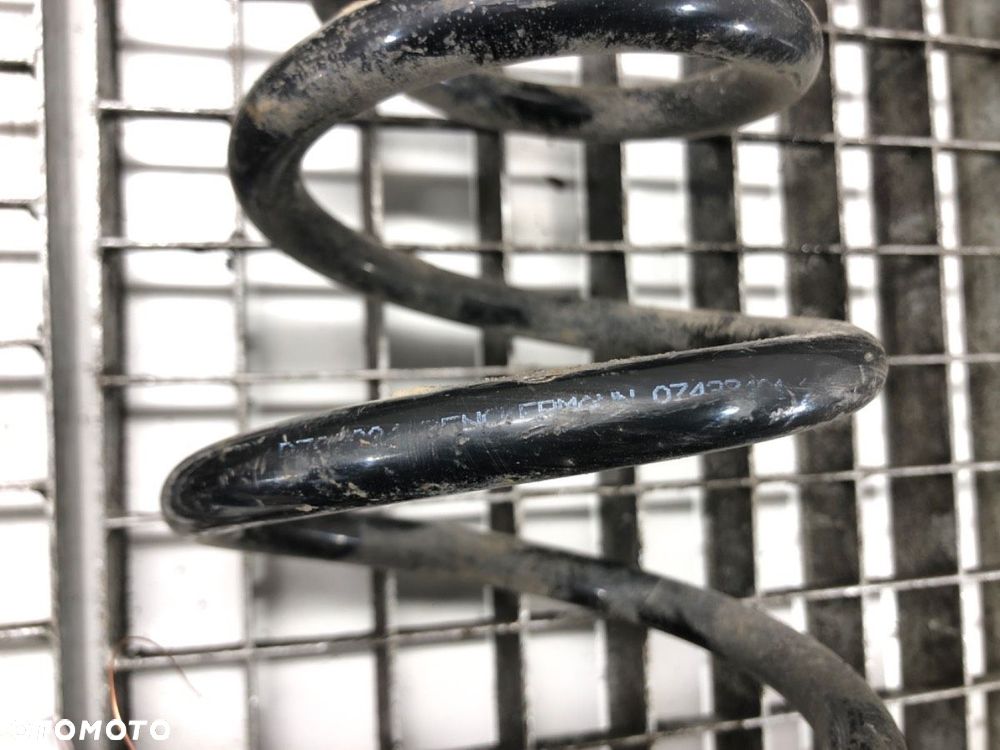 SPRĘŻYNA TYŁ - 65.00 PLN - AUDI A4 B6 (8E2) 2000 - 2005 1.9 TDI 96 kW [130 KM] olej napędowy - 3