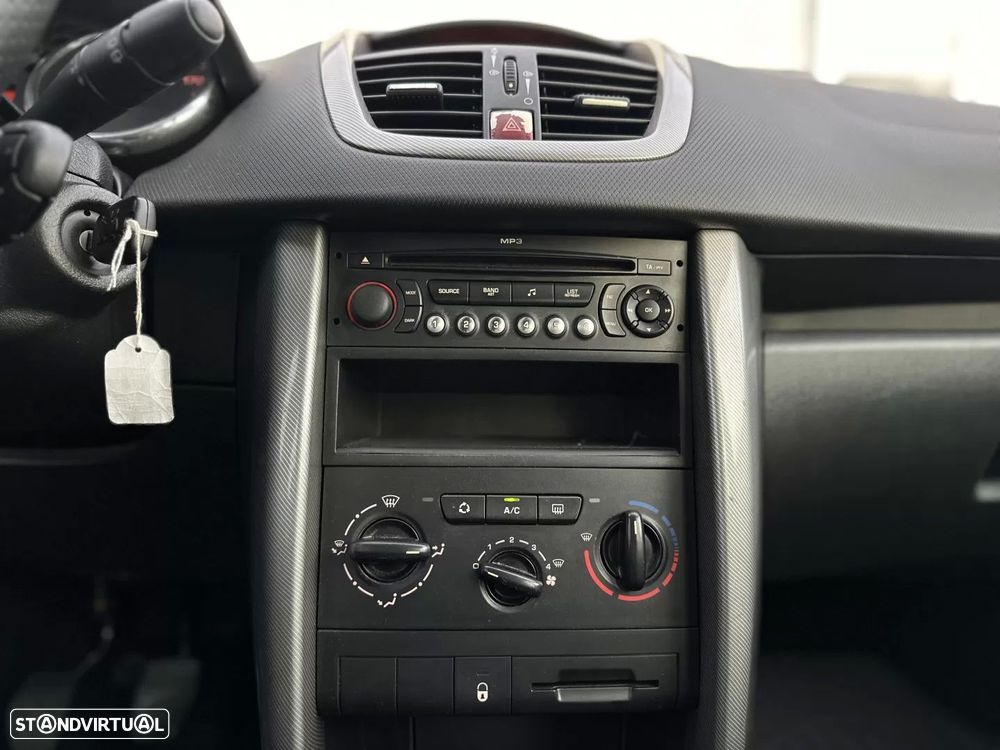 Peugeot 207 1.6 HDi Premium - 18