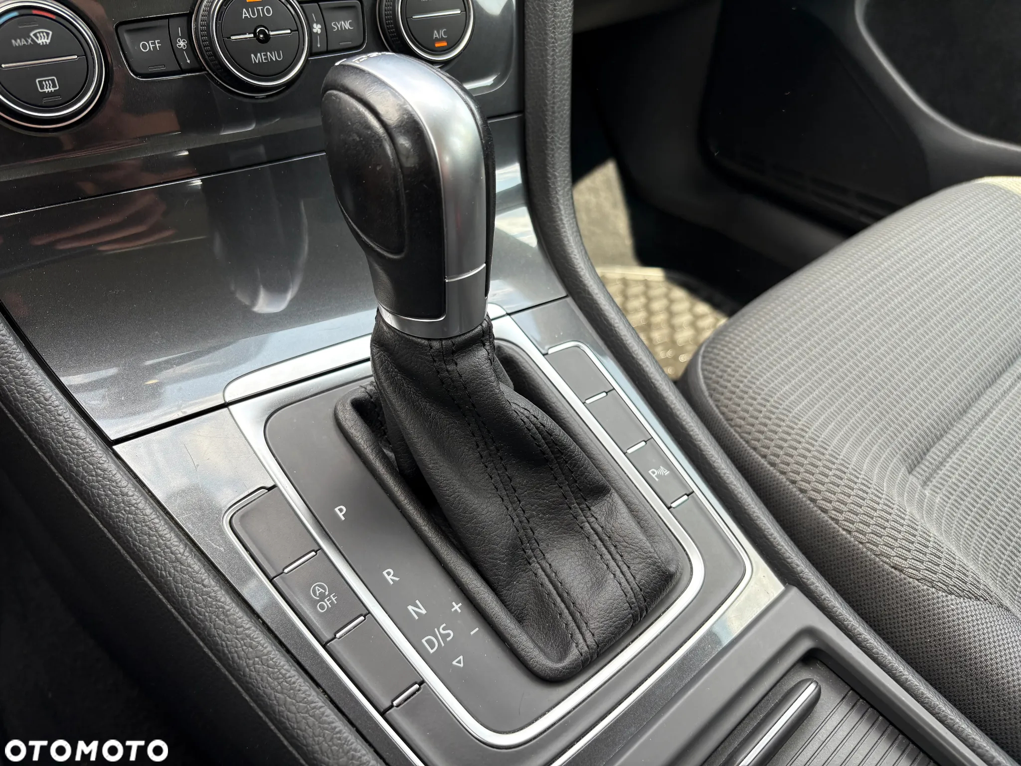 Volkswagen Golf VII 1.4 TSI BMT Comfortline DSG - 18