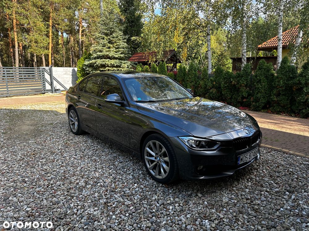 BMW Seria 3 328i Luxury Line - 3