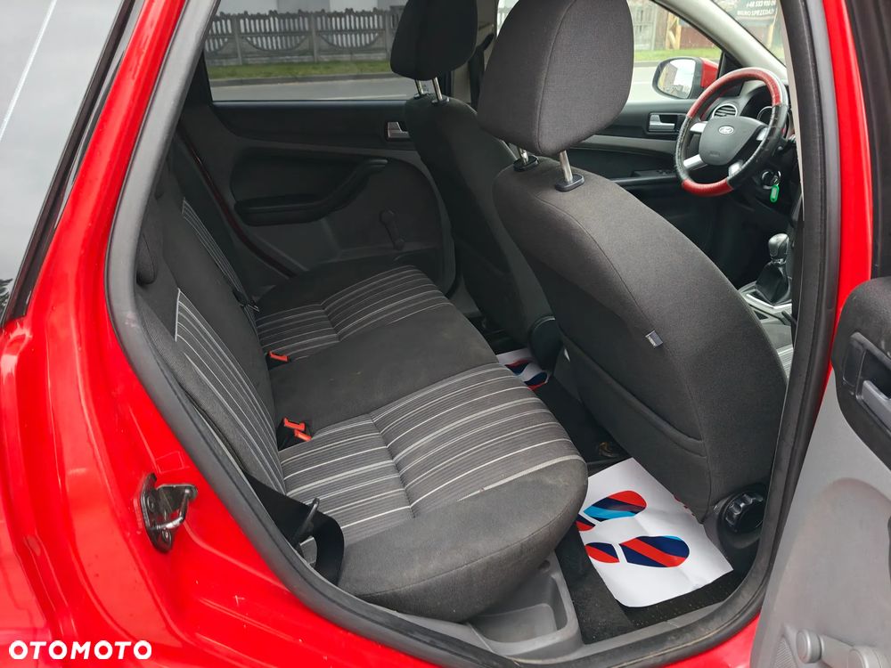 Ford Focus 1.4 16V Style - 8