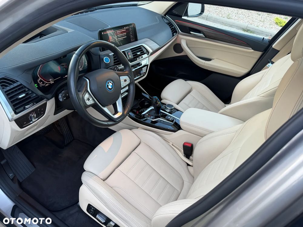 BMW iX3 Inspiring - 13