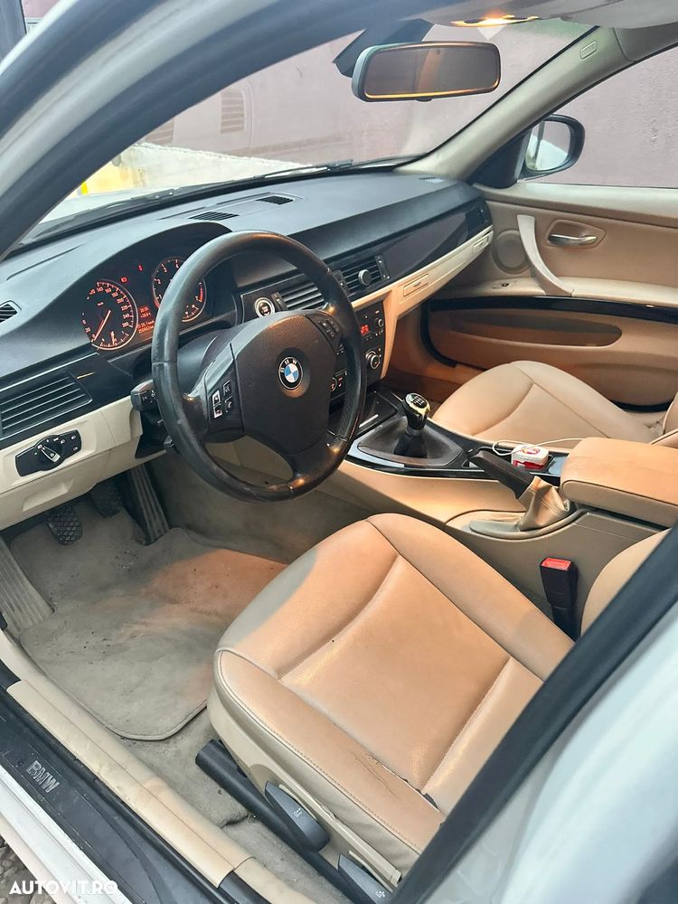 BMW Seria 3 318i - 5